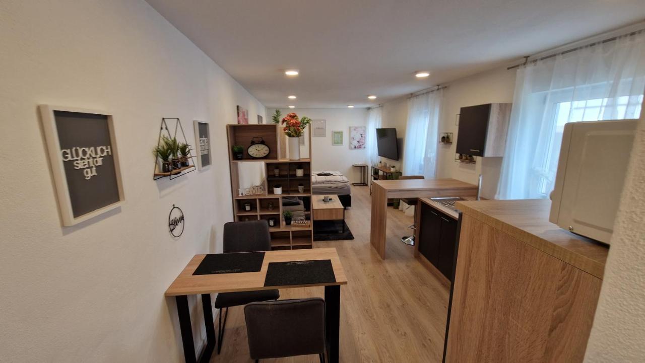 Appartment-Ferienwohnung Mit Kueche, Bad, Kostenlos Wlan, Modern Eingerichtet Roding Phòng bức ảnh