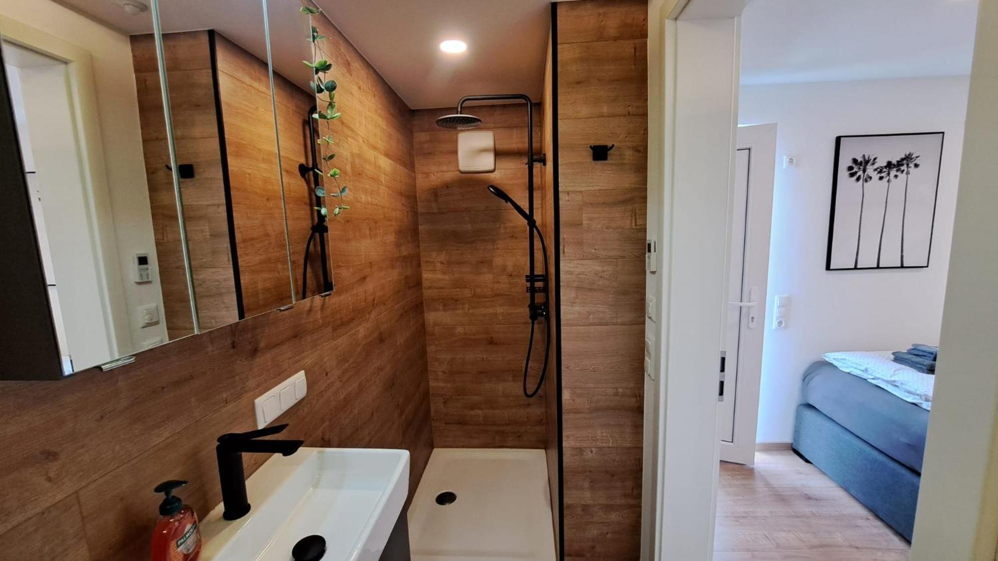 Appartment-Ferienwohnung Mit Kueche, Bad, Kostenlos Wlan, Modern Eingerichtet Roding Ngoại thất bức ảnh