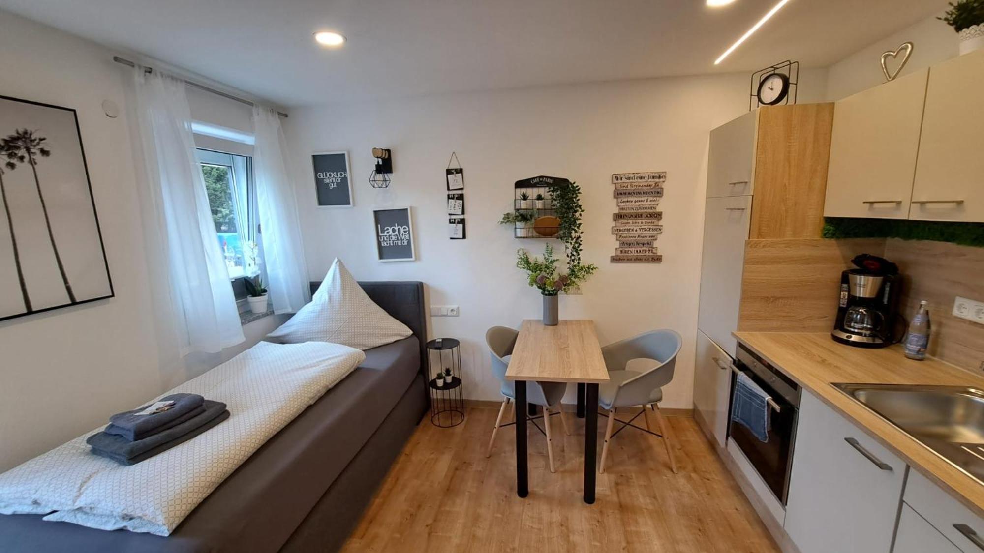 Appartment-Ferienwohnung Mit Kueche, Bad, Kostenlos Wlan, Modern Eingerichtet Roding Ngoại thất bức ảnh